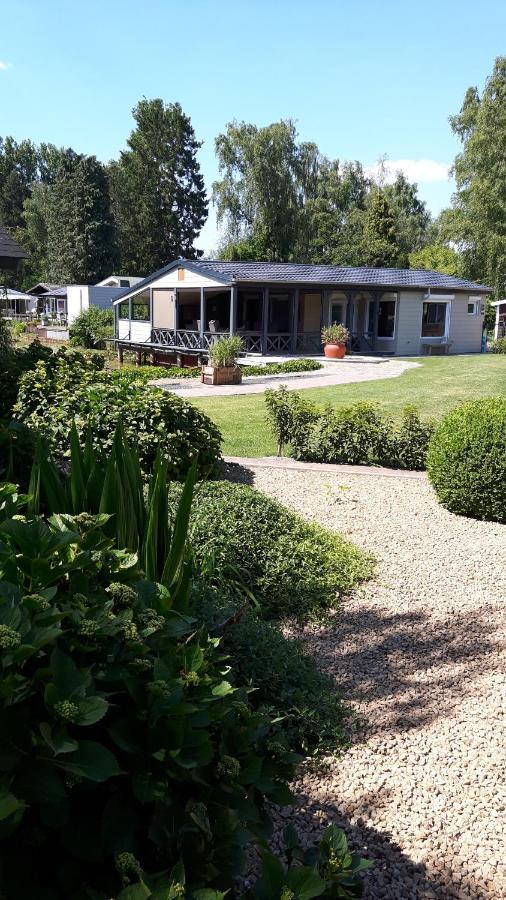 Prachtige Chalet Wabi Sabi Aan Het Water! Geel Exterior photo