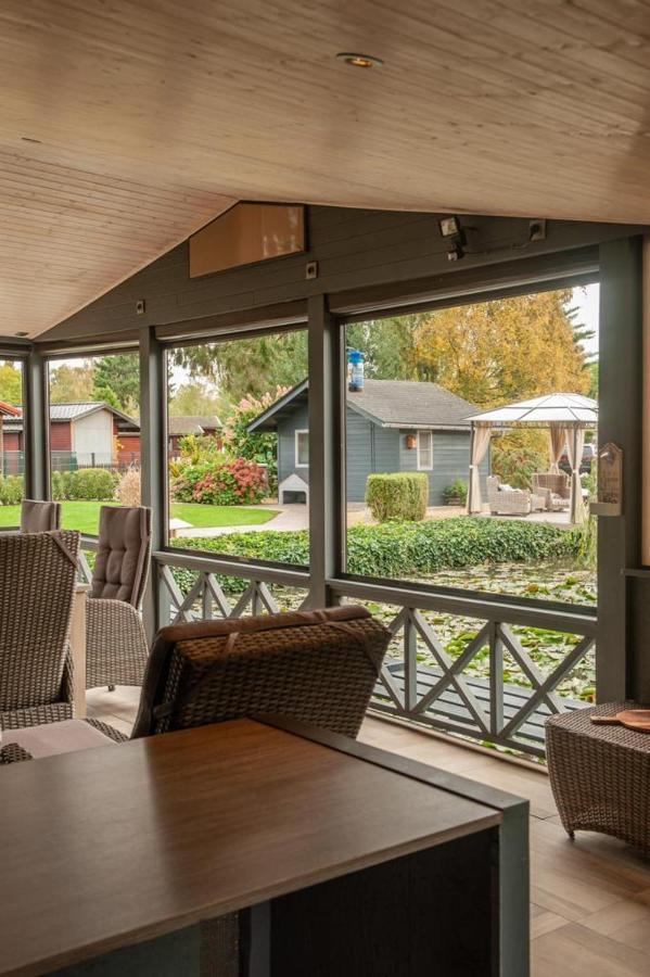 Prachtige Chalet Wabi Sabi Aan Het Water! Geel Exterior photo