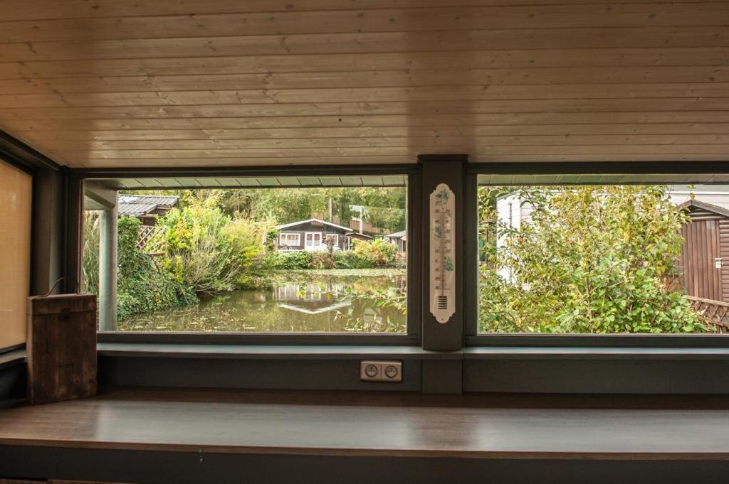 Prachtige Chalet Wabi Sabi Aan Het Water! Geel Exterior photo