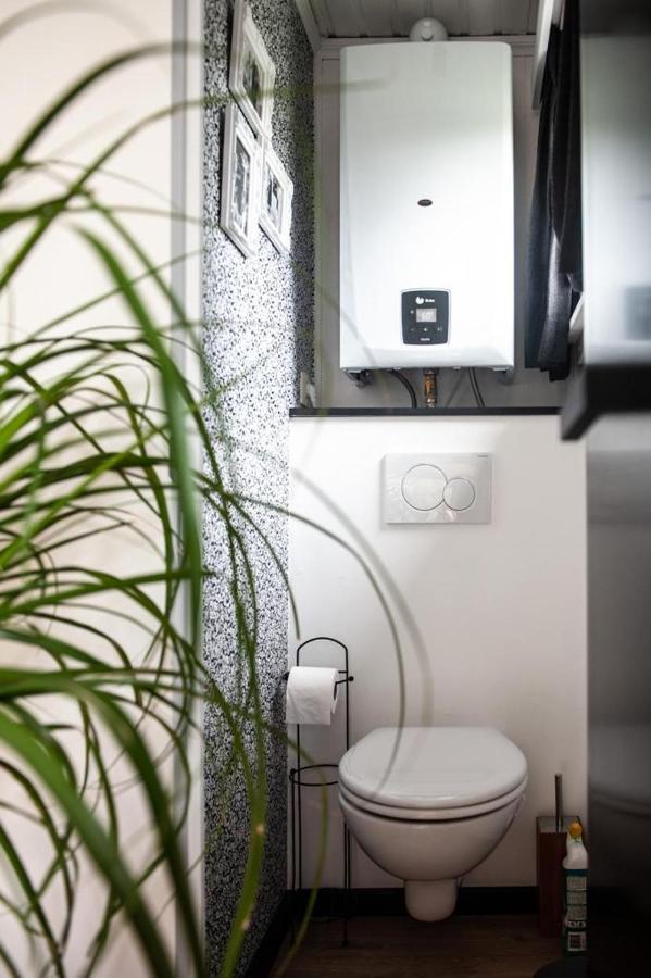 Prachtige Chalet Wabi Sabi Aan Het Water! Geel Exterior photo