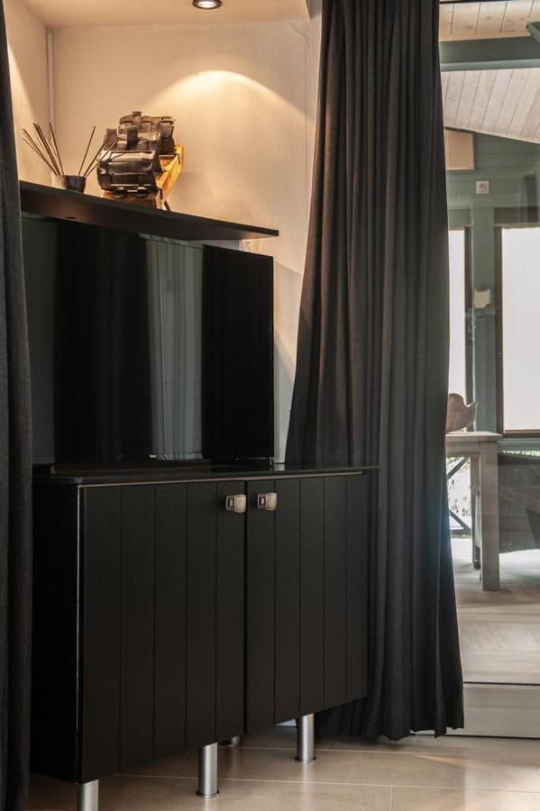 Prachtige Chalet Wabi Sabi Aan Het Water! Geel Exterior photo