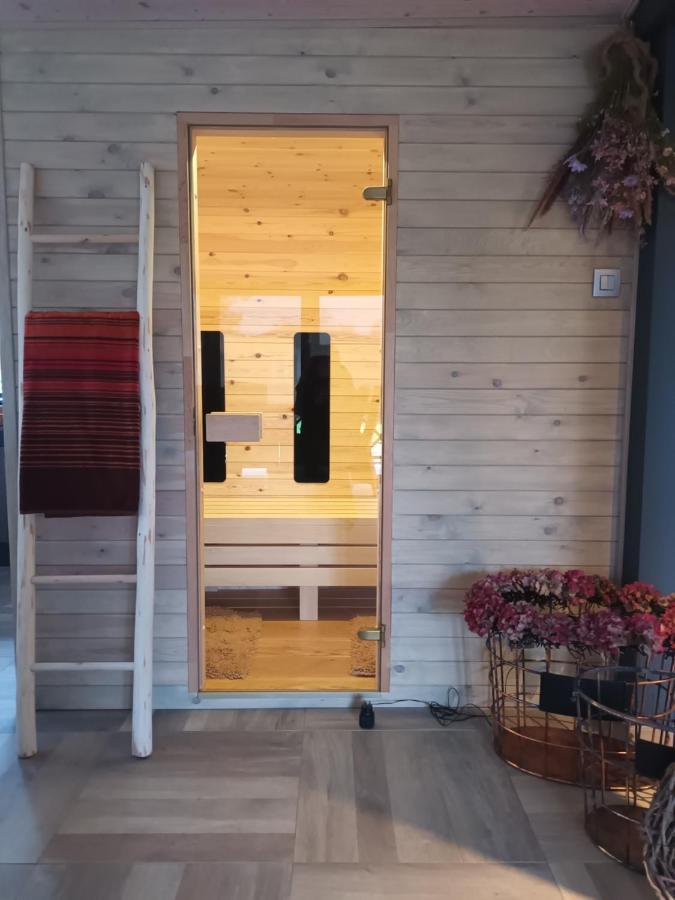 Prachtige Chalet Wabi Sabi Aan Het Water! Geel Exterior photo